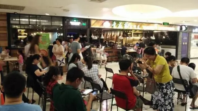 新店开业 4.8折排队攻略